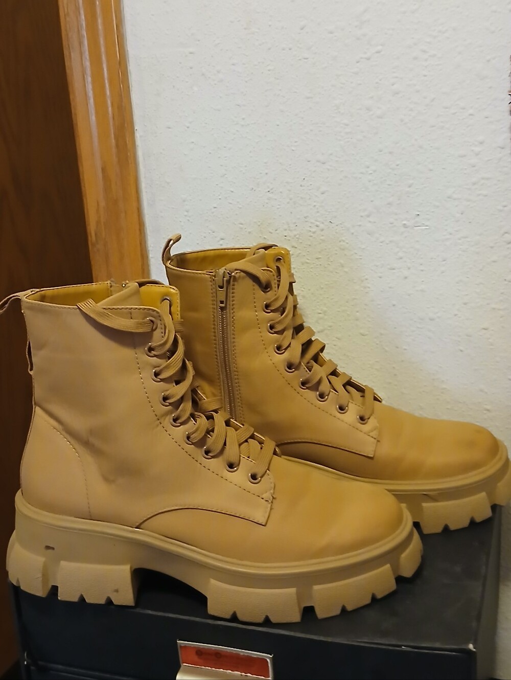 Steve Madden Tanker-P Tan Nylon Lug Sole Combat Ankle Boots Women’s Size 9.5M